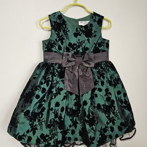 Elegant Floral Kids Dress with Bow 4t NWT